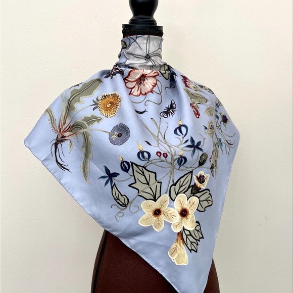 Gucci Unisex Scarf Kris Knight Floral Blue Silk Wrap with Gucci Gift Box - Picture 5 of 5